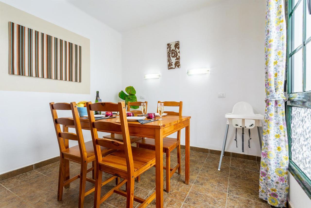 Casa Lili - Shared Pool - Close To Seafront Promenade - Sea Views From Upper Terrace Punta Mujeres Bagian luar foto